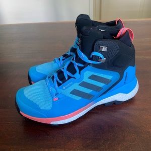 Womens Adidas Terrex Hiking Boots Size 7